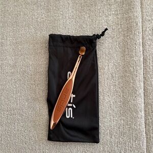 Artis Elite Circle 1R Rose Gold Makeup Brush with Pouch